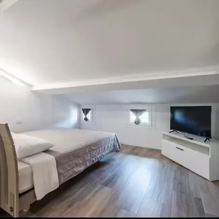 Apartment Piazza Roma Loft *