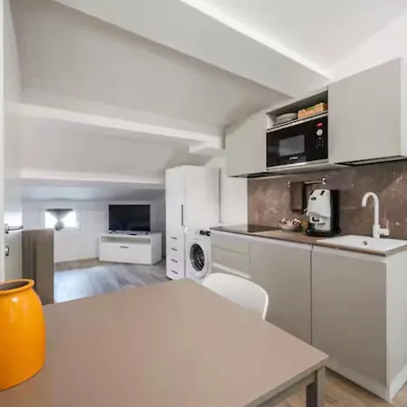 Piazza Roma Loft Apartment *